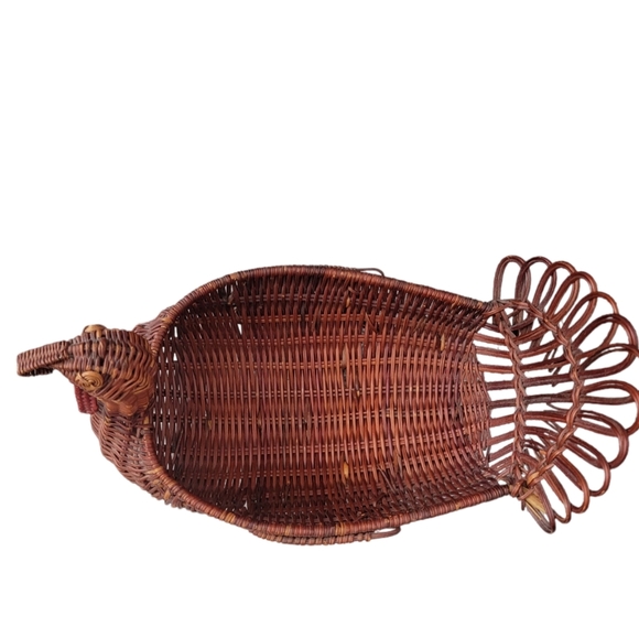 Vintage Straw Wicker Thanksgiving Decor Turkey Basket Table Piece - Picture 6 of 7